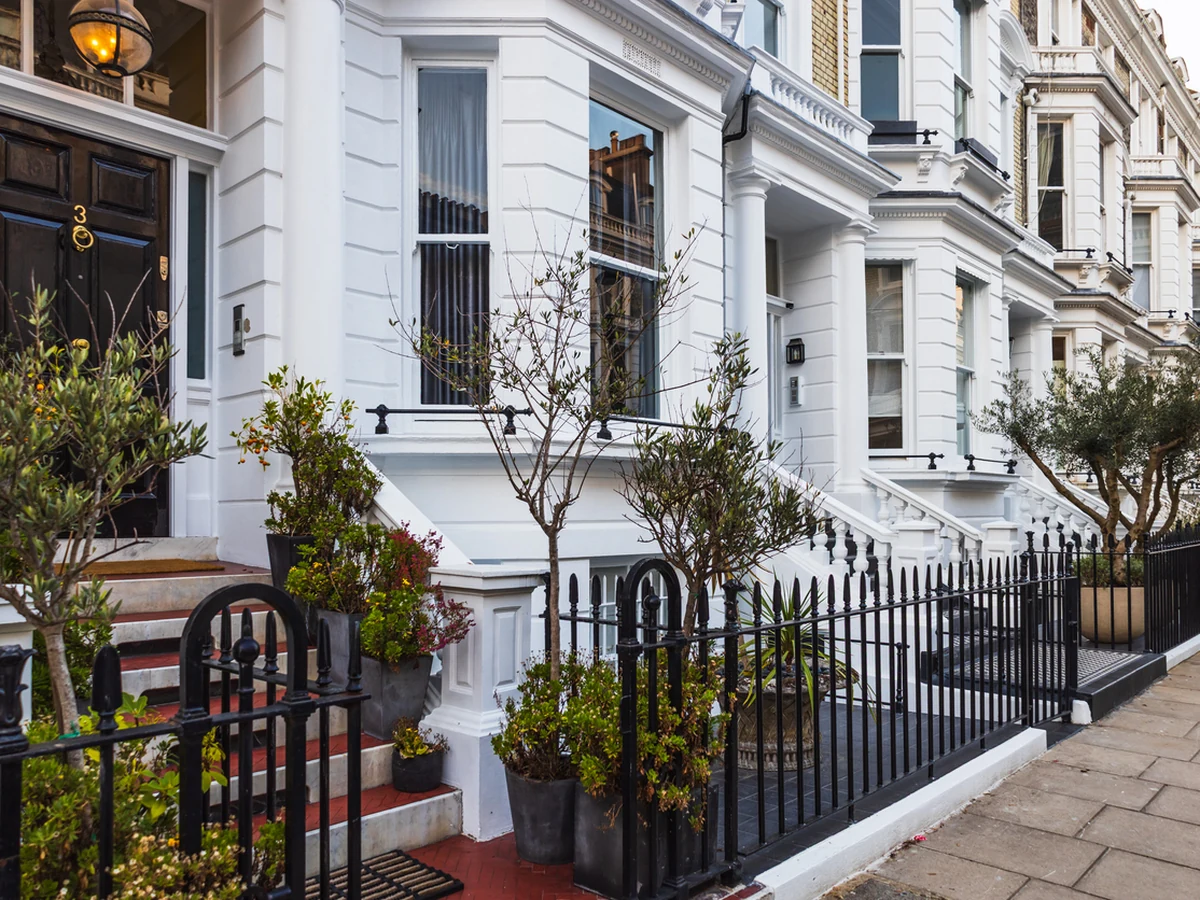 White painted Victorian townhouses masonry treatment in Hull by Hull Decorators