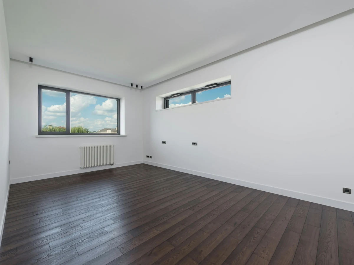 Interior painting of an empty white room in Cottingham by Hull Decorators