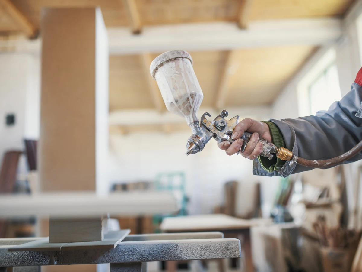 painting-decorating-worker-spray-surfaces-hull-decorators Painting and decorating in Withernsea by Hull Decorators, professional painter spraying surfaces